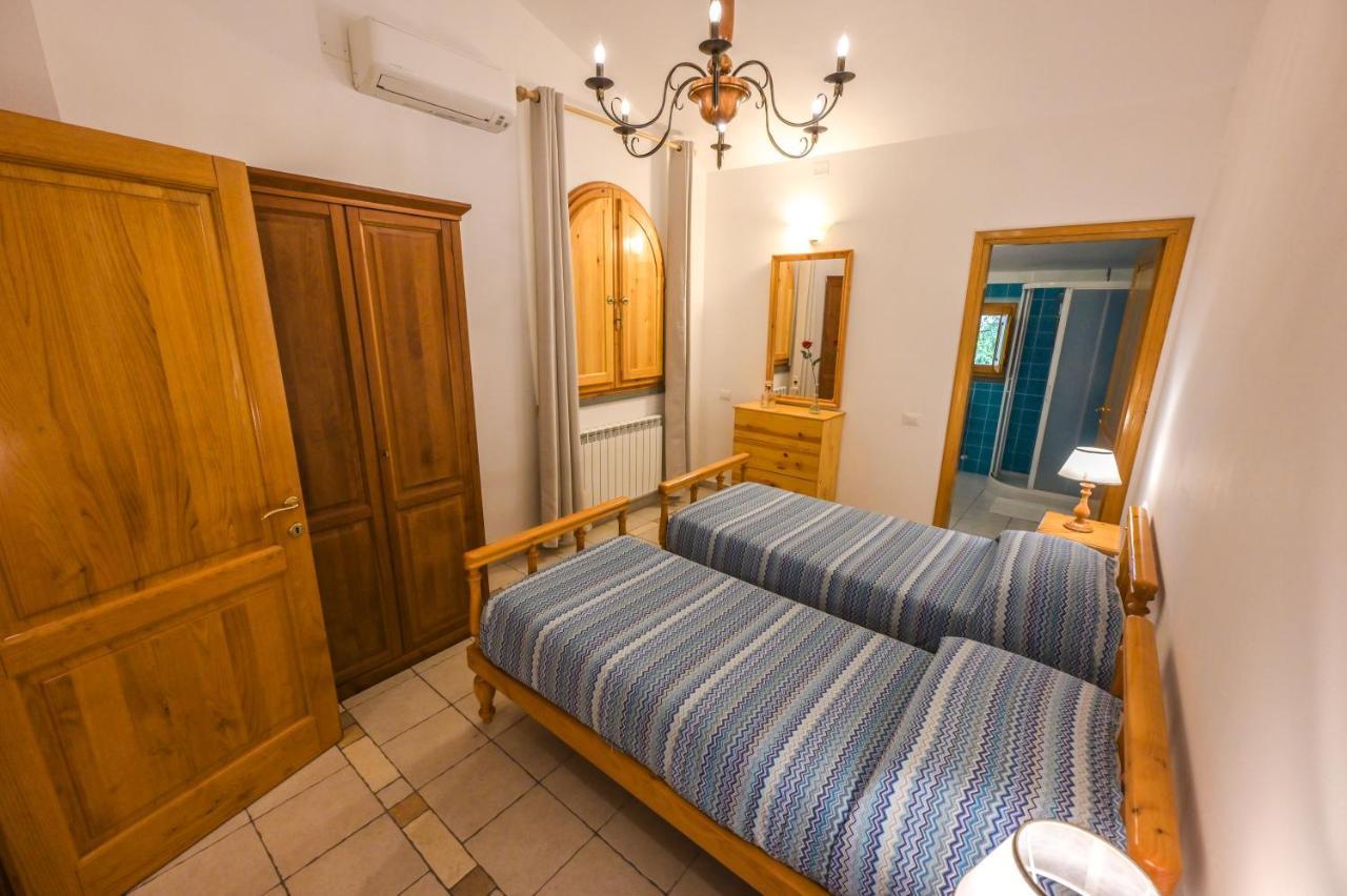 Agriturismo Poggio Al Pino Монтелупо-Фьорентино Экстерьер фото