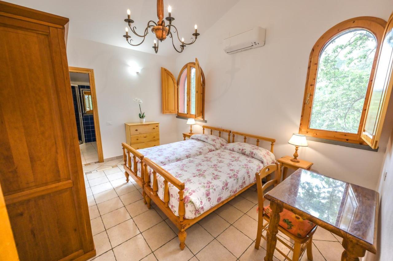 Agriturismo Poggio Al Pino Монтелупо-Фьорентино Экстерьер фото
