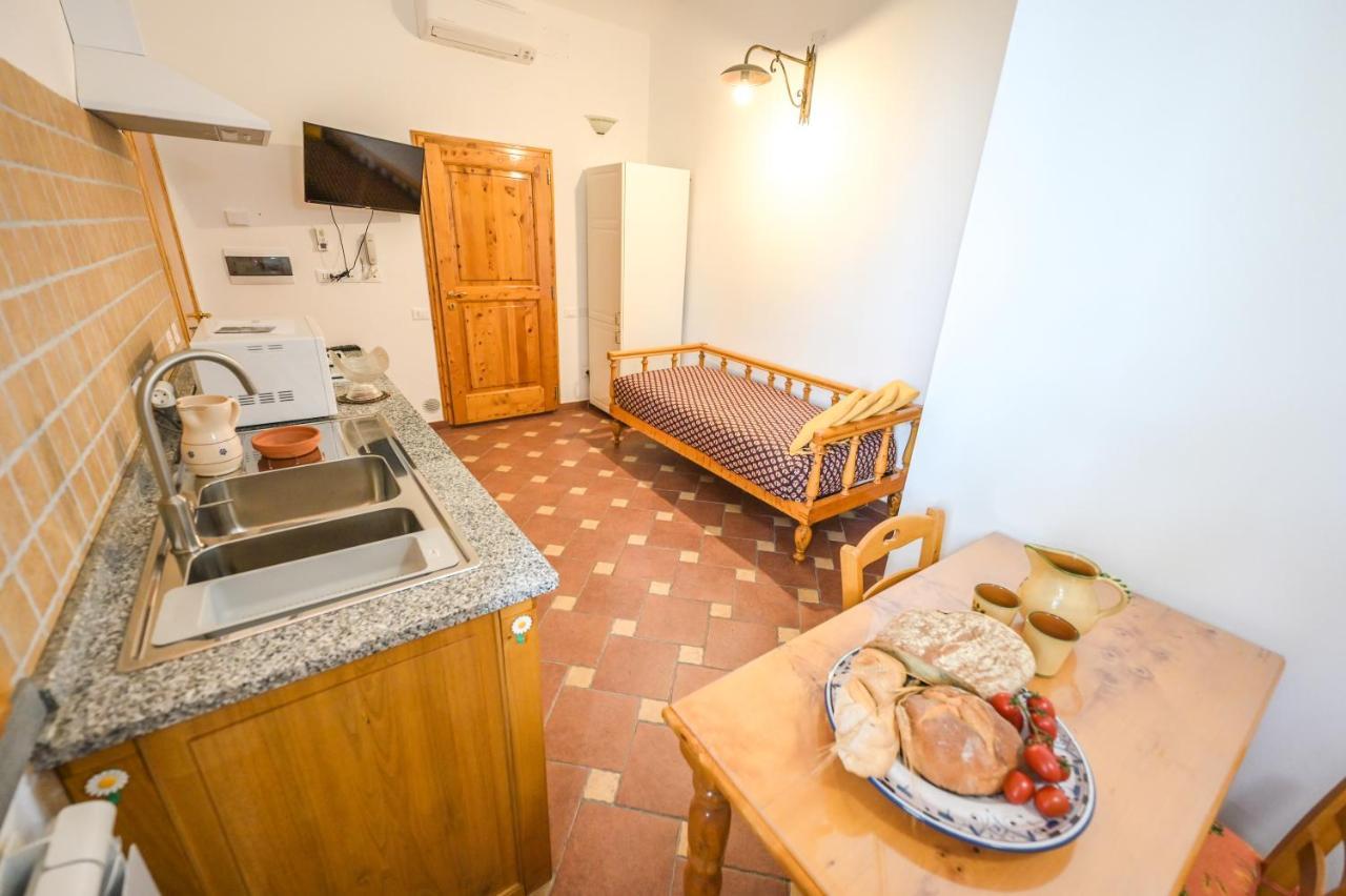 Agriturismo Poggio Al Pino Монтелупо-Фьорентино Экстерьер фото