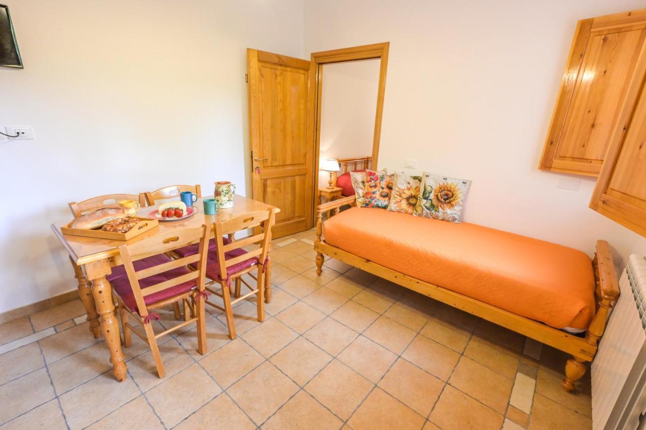 Agriturismo Poggio Al Pino Монтелупо-Фьорентино Экстерьер фото