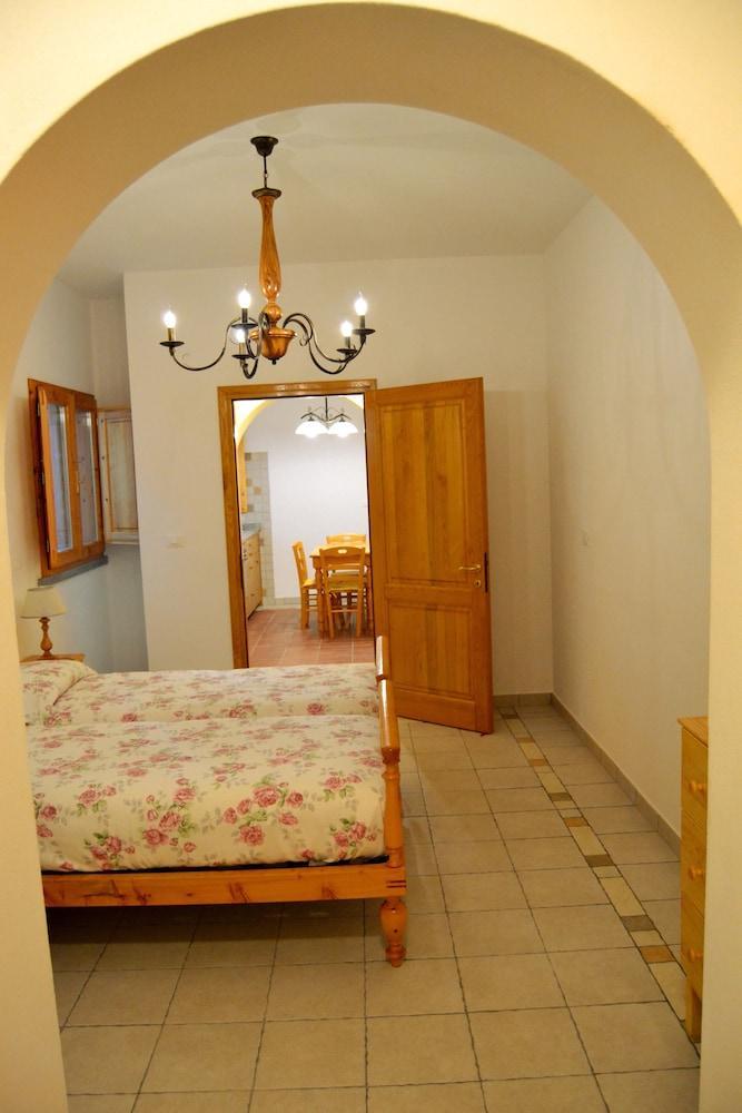 Agriturismo Poggio Al Pino Монтелупо-Фьорентино Экстерьер фото