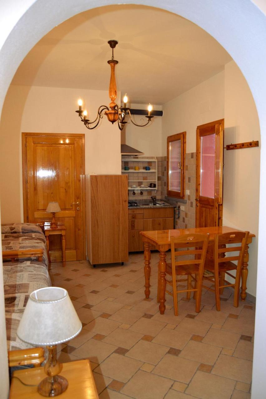 Agriturismo Poggio Al Pino Монтелупо-Фьорентино Экстерьер фото