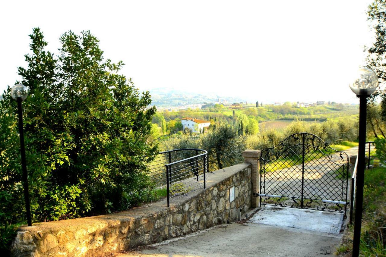 Agriturismo Poggio Al Pino Монтелупо-Фьорентино Экстерьер фото